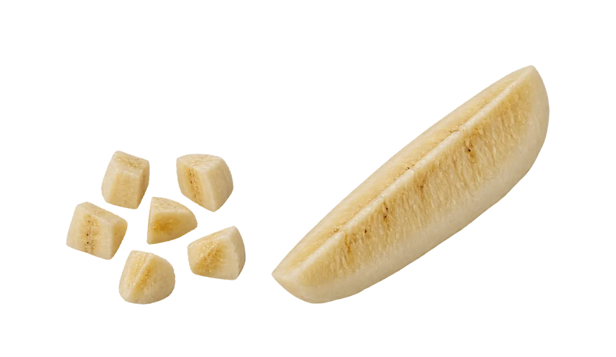 Banana at 9 months: soft pieces about 1 cm to pick up, and a long spear split lengthwise